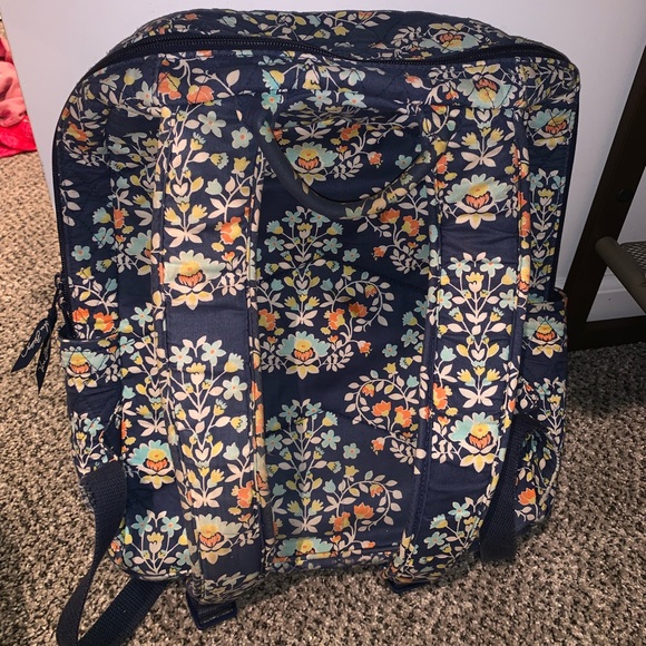 <<SOLD ON DEPOP>>>VERA BRADLEY BACKPACK - Picture 2 of 4